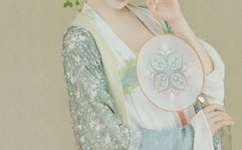 英语老师没戴罩子捏了一节课游戏